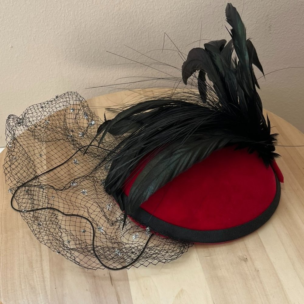 Vintage Sonni San Francisco Sexy Red/Black Feathered Fascinator Hat Jeweled Veil